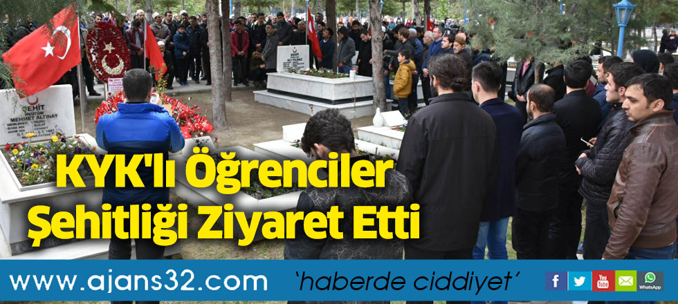KYK'lı Öğrenciler Şehitliği Ziyaret Etti