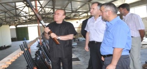 Vali Oğuz, Av Tüfeği Üretim Fabrikasını Ziyaret Etti