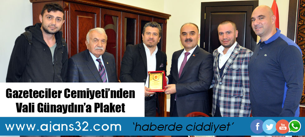 Gazeteciler Cemiyeti'nden Vali Günaydın'a Plaket