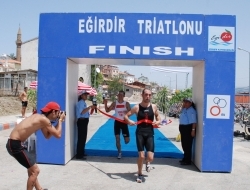 Eğirdir'de Triatlon Heyecanı Başladı