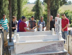 35 Yıl Önce Ölenler Anıldı