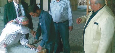 Fabrika Girişinde Hayvan Fosilleri Sergileniyor