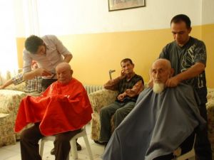 Huzurevi Sakinlerine Ücretsiz Saç Bakımı