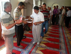 Bir Bardak Çay Cemaat Sayısını Artırdı