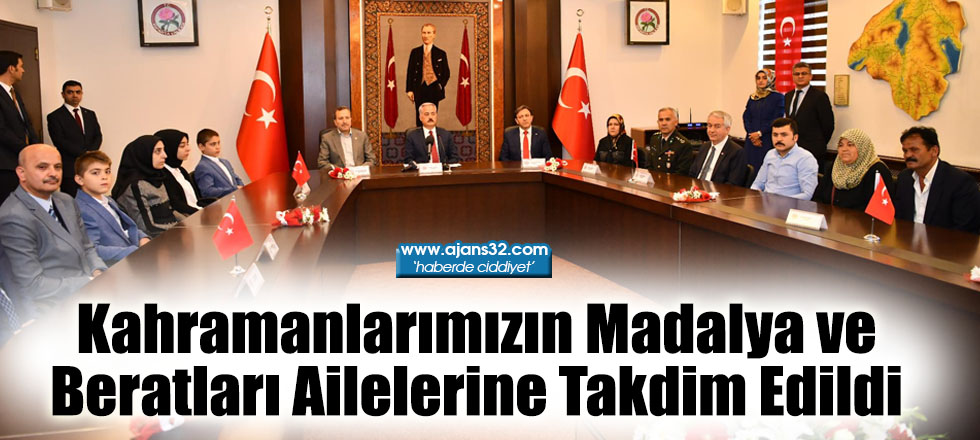 Kahramanlarımızın Madalya ve Beratları Ailelerine Takdim Edildi