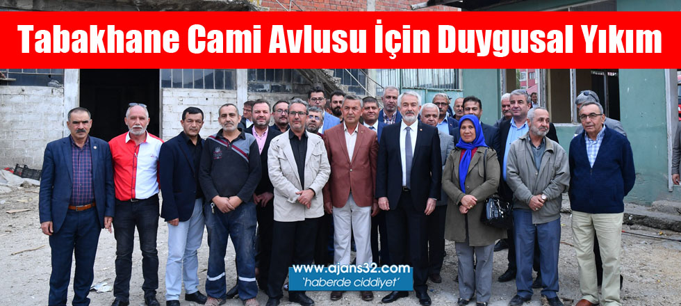 Tabakhane Cami Avlusu İçin Duygusal Yıkım