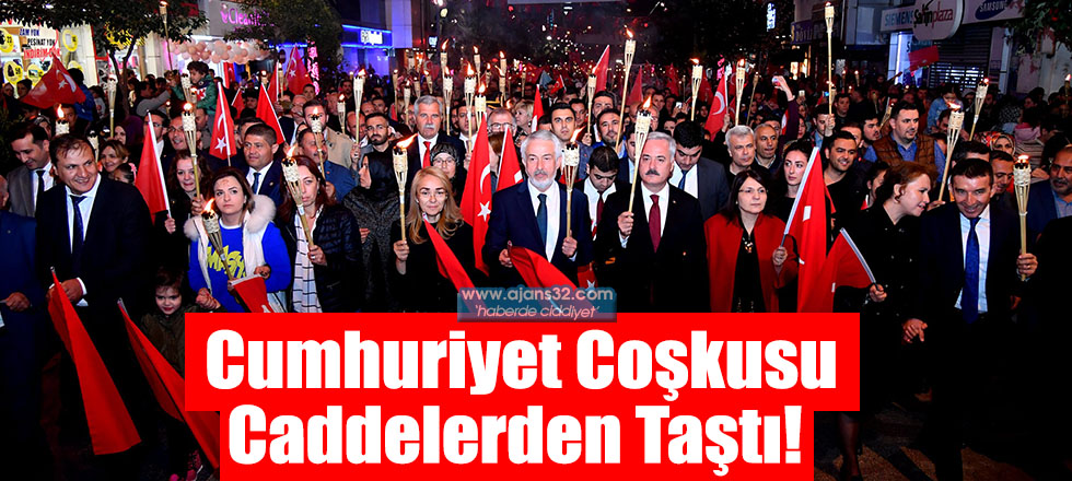 Cumhuriyet Coşkusu Caddelerden Taştı!