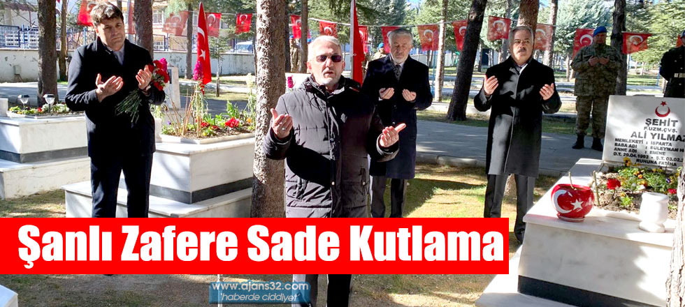 Şanlı Zafere Sade Kutlama