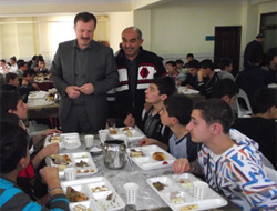 Recep Özel Öğrencilerle Kahvaltı Etti