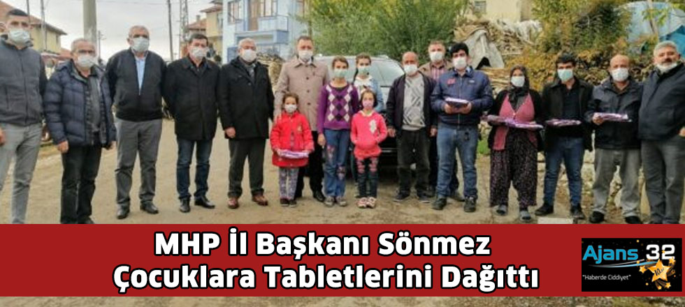 MHP İl Başkanı Sönmez, Çocuklara Tabletlerini Dağıttı