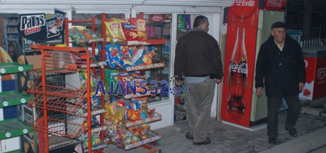 İşyeri Sahibini Etkisiz Hale Getirip Marketi Soydular