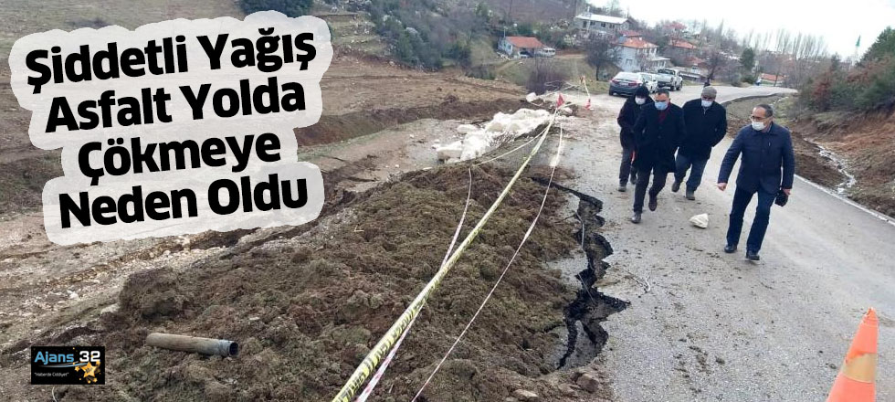 Şiddetli Yağış Asfalt Yolda Çökmeye Neden Oldu