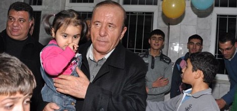 Vali Oğuz Yeni Yıla Kimsesiz Çocuklala Girdi