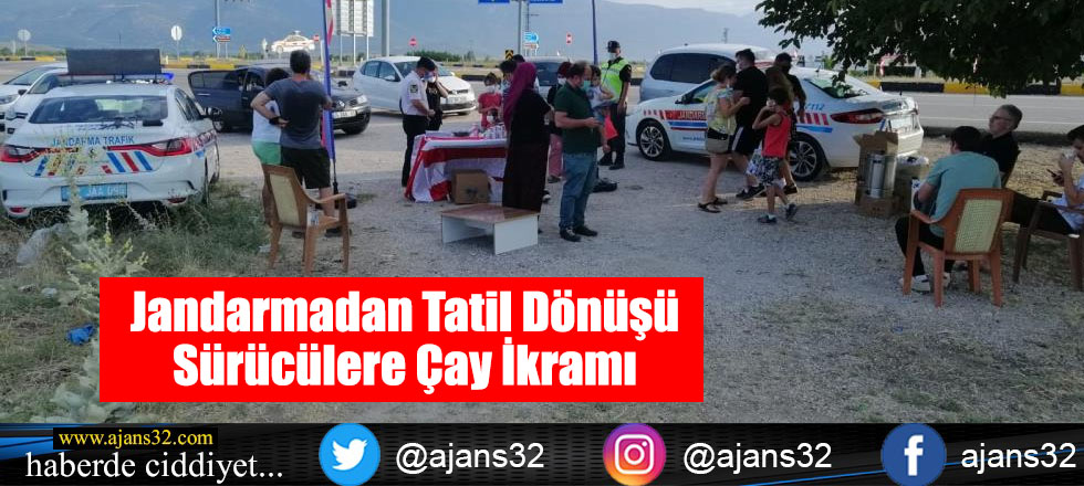 Jandarmadan Tatil Dönüşü Sürücülere Çay İkramı