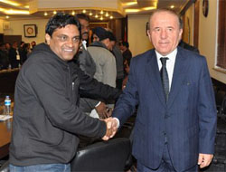 İşadamları Vali Oğuz'u Ziyaret Etti