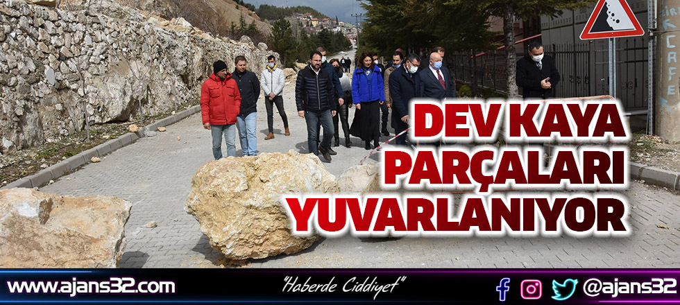 Dev Kaya Parçaları Yuvarlanıyor