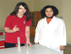 Öğrenciler Gül İçerikli Yapıştırıcı Üretti