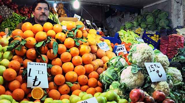 TL'nin Yeni Simgesi Manav Tezgahında