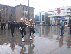 Polis Günü Etkinliği Yağmurun Azizliğine Uğradı