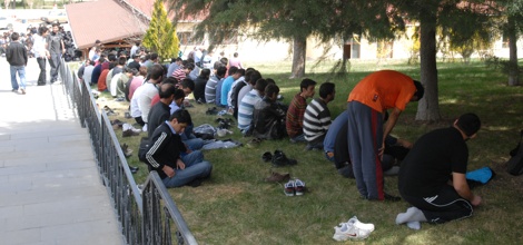 SDÜ'de 14 Bin Öğrenci, 2 Bin Personel Var, Camii Yok