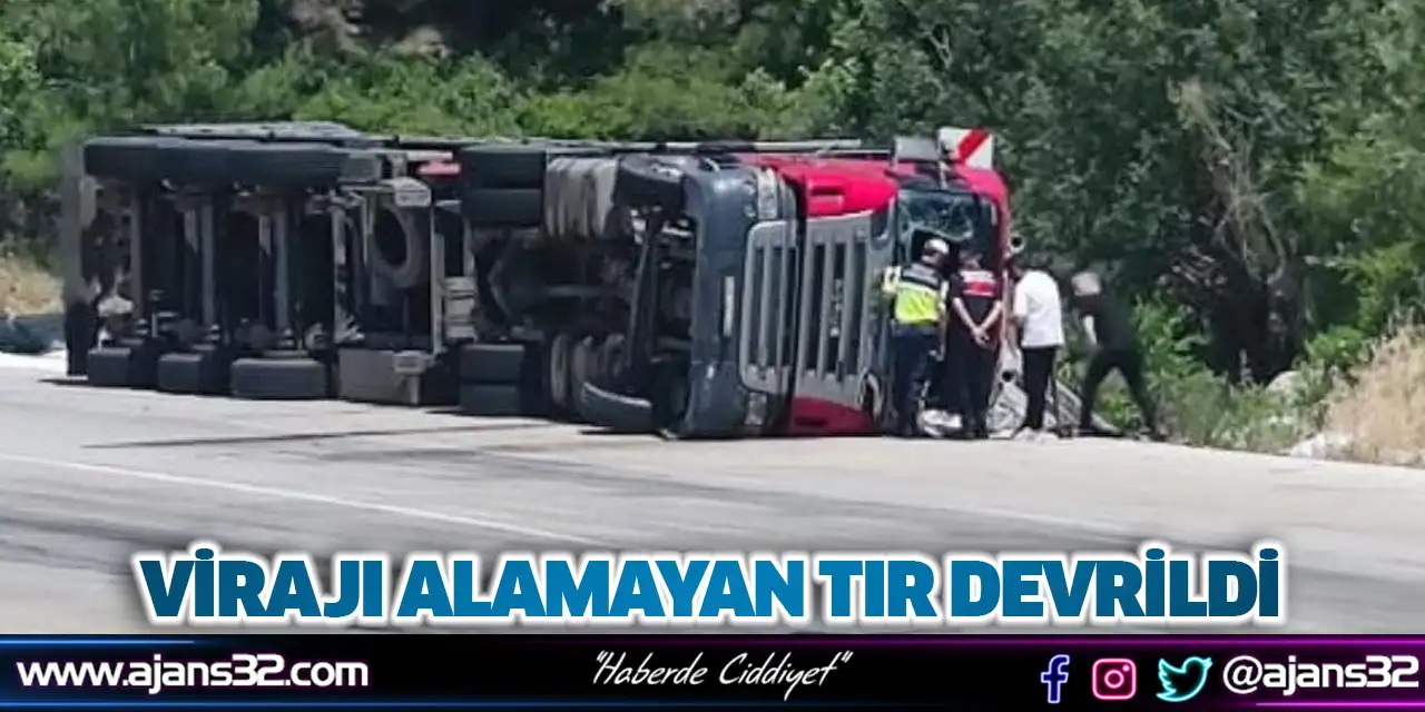 Virajı Alamayan Tır Devrildi