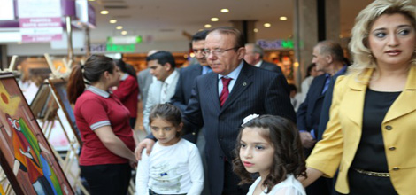 Iyaş AVM'de Öğrencilerden Resim Sergisi