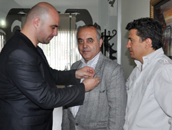 Nasuh Özkan’a 33. Yıl Rozeti