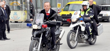 Vali Oğuz'dan Motosiklet Şov