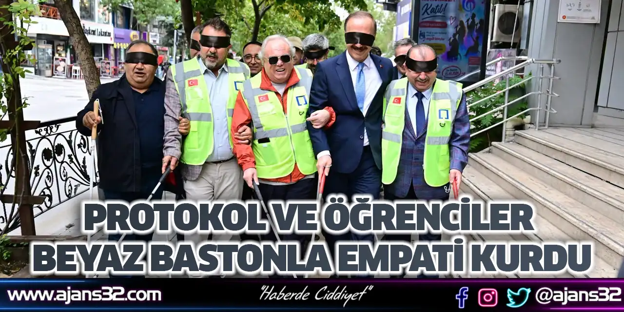 Protokol Ve Öğrenciler Beyaz Bastonla Empati Kurdu