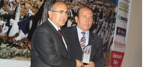 Isparta Valisi Memduh Oğuz’a Yılın En İyi Valisi Ödülü