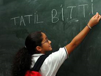 Öğrenciler 2 Ay Tatil Yapacak!