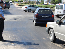 Park Halindeki Otomobilin Plakalarını Söktüler!