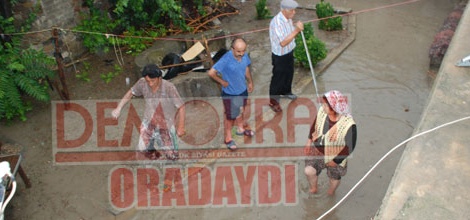 İskender Mahallesinde Bir Ev Sular Altında Kaldı