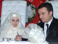 Dünya Evine Girdiler