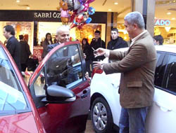 Iyaş Park’tan Hediye Yağmuru