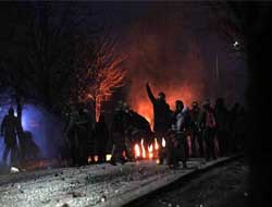 Öğrenciler Senatoya Tepki Gösterdi