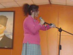 Öğrencilerden İngilizce Şarkı Yarışması