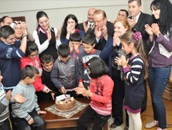 Vali Oğuz Yeni Yıla Sevgi Evinde Girdi