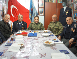 Komutanlardan Gazilere Ziyaret