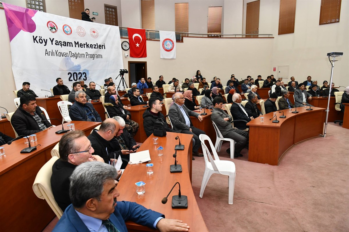 koy-yasam-merkezlerinde-aricilik-desteklemeleri-basladi-3.jpeg