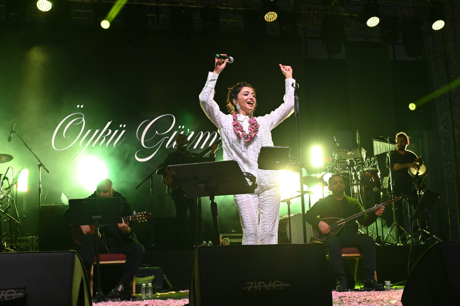 oyku-gurman-1.jpg